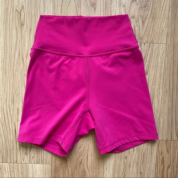 SOLD! BUFFBUNNY - Live Shorts in Passion - XS - Picture 2 of 5